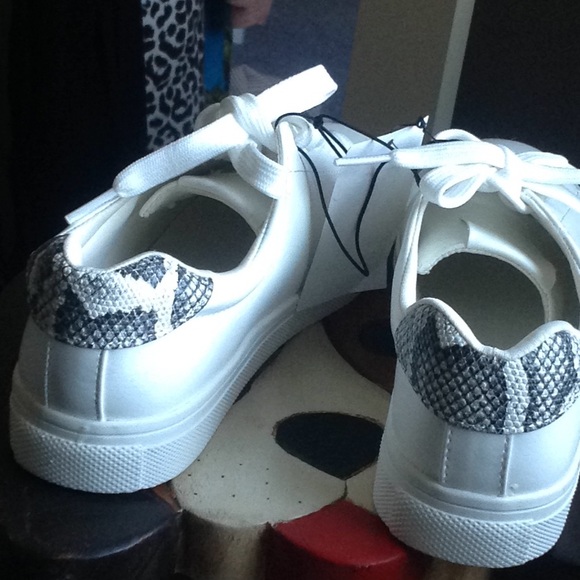 NWT H&M white sneakers - Picture 2 of 7